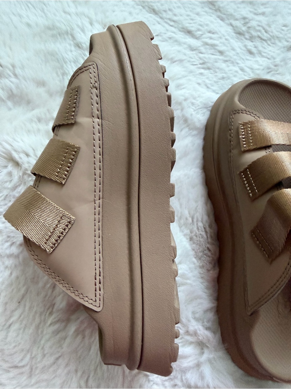 UGG Metallic Gold Strappy Slide Sandals - Picture 2 of 3